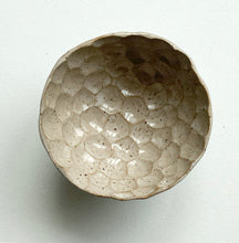 Load image into Gallery viewer, Hand Built Speckled Matcha Bowl / Linen