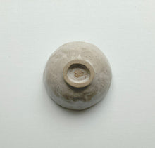 Load image into Gallery viewer, Hand Built Speckled Matcha Bowl / Linen